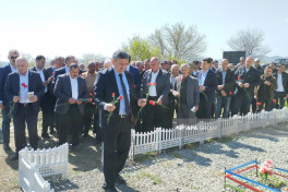 Qarabağın ilk şəhidlərindən Bəxtiyar Quliyev 32 il sonra dəfn edildiyi qəbiristanlıqda anılıb - FOTO 