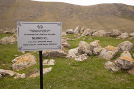 “AzerGold”un təşəbbüsü ilə Daşkəsəndə abidələrə məlumat lövhələri quraşdırılıb - FOTO 