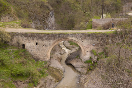 “AzerGold”un təşəbbüsü ilə Daşkəsəndə abidələrə məlumat lövhələri quraşdırılıb - FOTO 