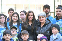 “Bizim həyət” layihəsi çərçivəsində yenilənmiş növbəti həyət sakinlərin istifadəsinə verilib, Leyla Əliyeva iştirak edib - FOTOLENT 