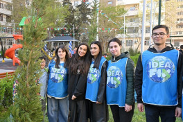“Bizim həyət” layihəsi çərçivəsində yenilənmiş növbəti həyət sakinlərin istifadəsinə verilib, Leyla Əliyeva iştirak edib - FOTOLENT 