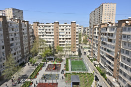 “Bizim həyət” layihəsi çərçivəsində yenilənmiş növbəti həyət sakinlərin istifadəsinə verilib, Leyla Əliyeva iştirak edib - FOTOLENT 