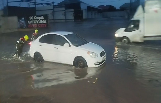 Qeyri-sabit hava şəraiti bir sıra fəsadlara yol açıb, bəzi əraziləri su basıb - FOTO  - VİDEO 