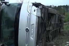 Zaqatala-Bakı avtobusu qəza edib, 8 nəfər xəsarət alıb - FOTO 