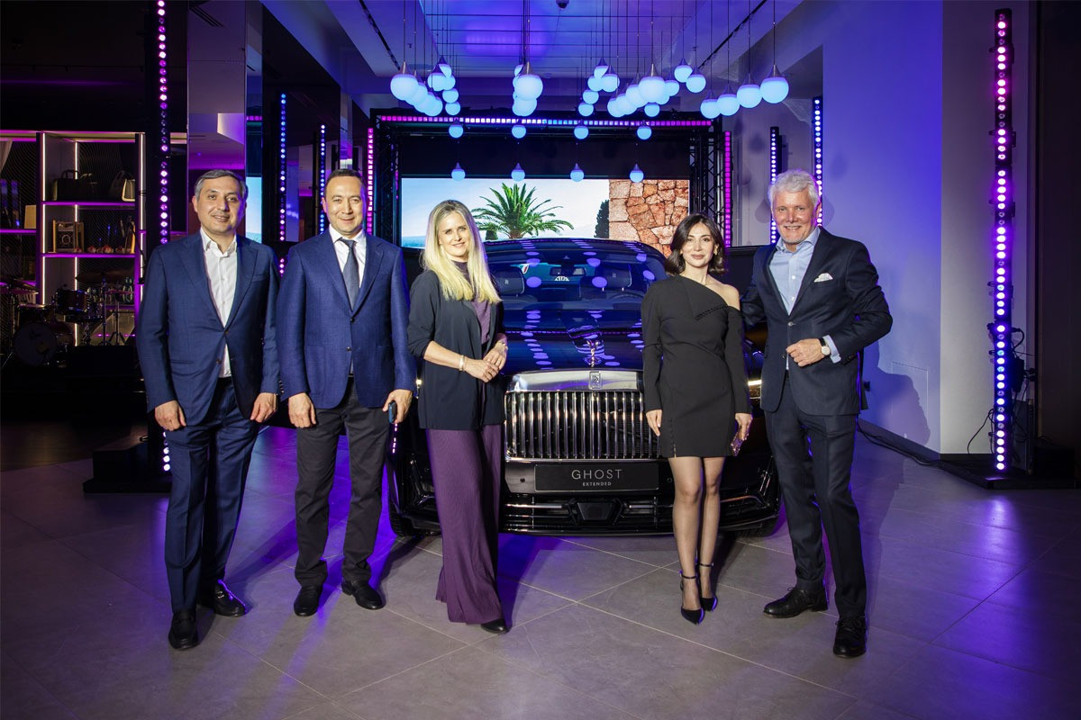 Rolls-Royce Motor Cars Baku Ghost II Seriyanın debütünü qeyd edib - FOTO 