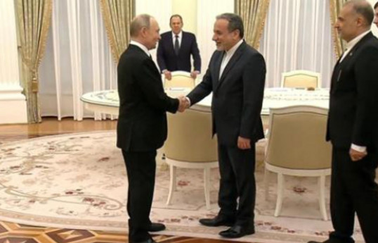 Putin İran XİN başçısı ilə görüşüb