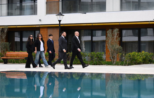 Prezident və birinci xanım “Sea Breeze”də həyata keçirilən layihələrlə tanış olublar - YENİLƏNİB 