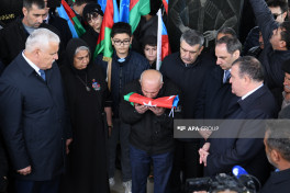 Birinci Qarabağ müharibəsində itkin düşən şəhid Mübariz Hüseynovun qalıqları Suraxanıda dəfn olunub - FOTO 