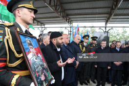 Birinci Qarabağ müharibəsində itkin düşən şəhid Mübariz Hüseynovun qalıqları Suraxanıda dəfn olunub - FOTO 
