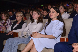 Heydər Əliyev Fondunun vitse-prezidenti Leyla Əliyeva “Zoluşka” operasının təqdimatında iştirak edib - FOTO 