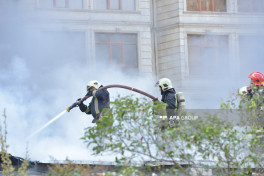 Bakının mərkəzində anbarda yanğın söndürülüb - FOTO  - YENİLƏNİB-6  - VİDEO 