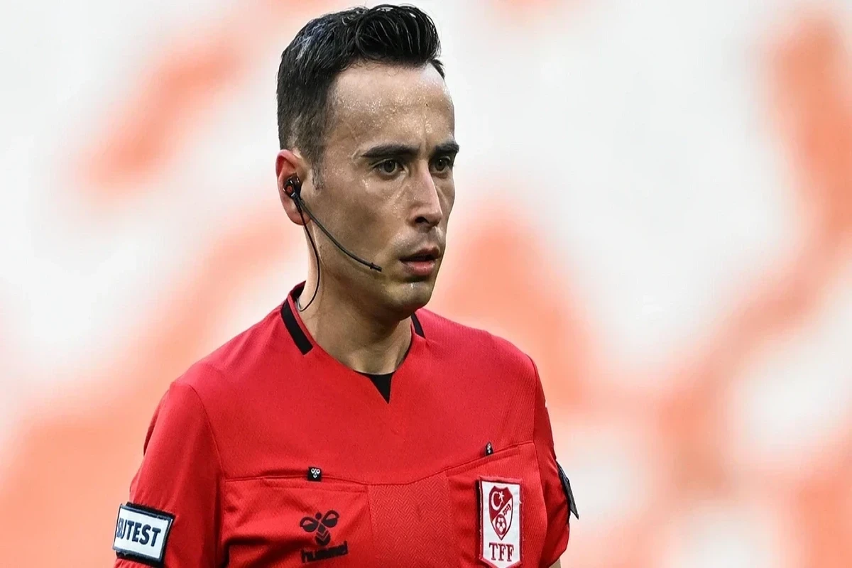 “Qalatasaray”ın matçının baş hakiminin ürəyində problem yaranıb, oyunu başqa hakim idarə edib
