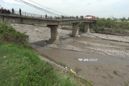 Birgə komissiyanın nümayəndələri Qubada çökən körpüyə baxış keçiriblər - FOTO 