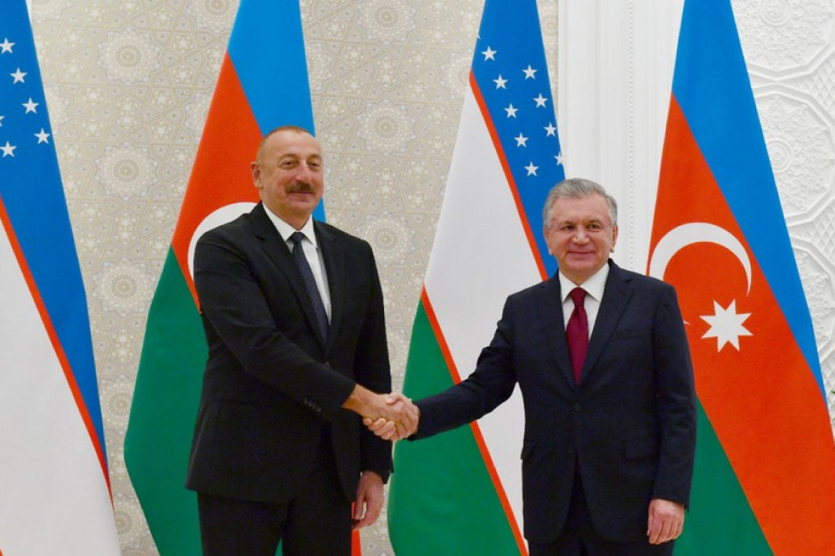 Şavkat Mirziyoyev Azərbaycan Prezidenti İlham Əliyevə zəng edib