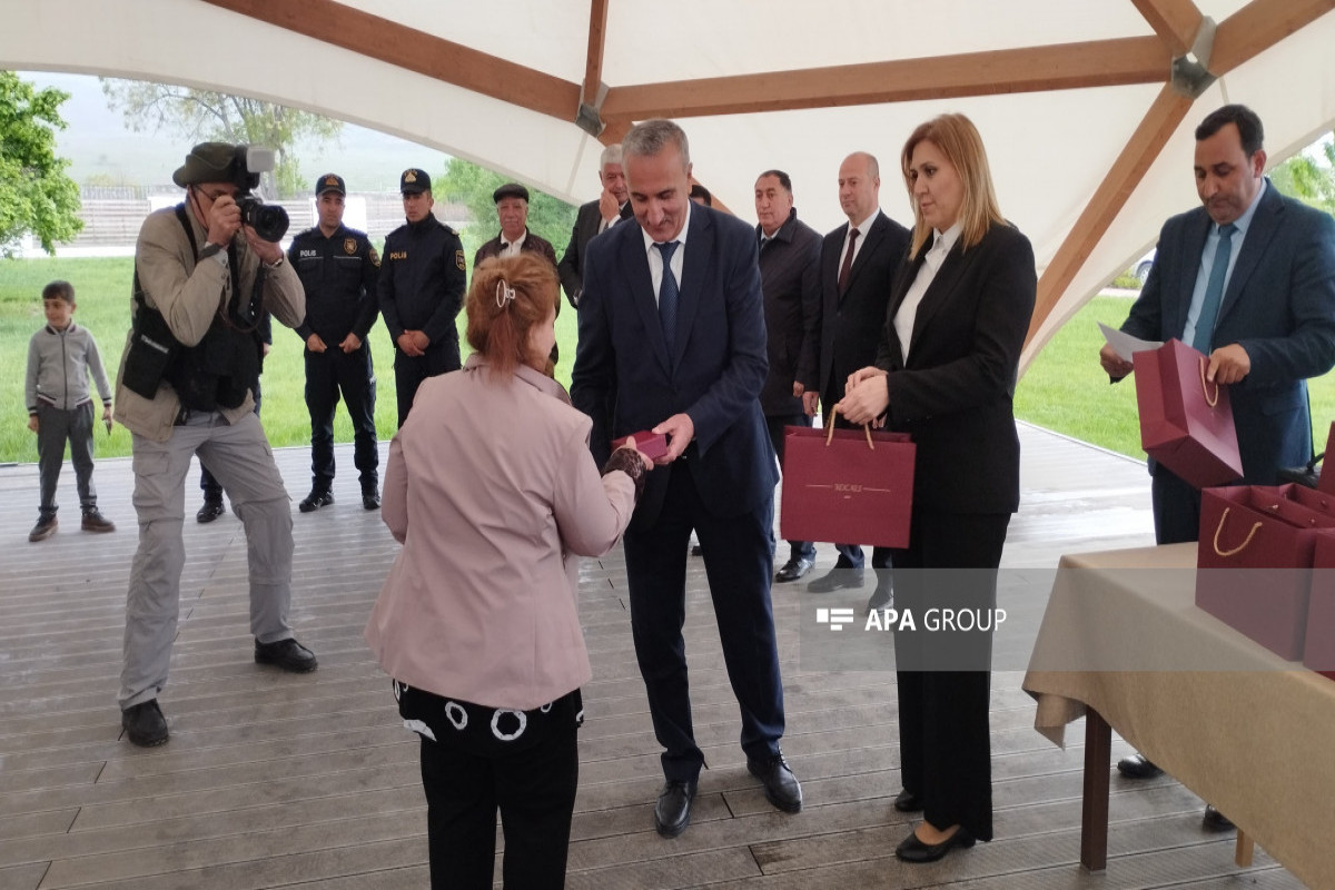 Növbəti köç karvanı Xocalı şəhərinə çatıb, açarlar təqdim edilib- FOTO  - YENİLƏNİB  - VİDEO 