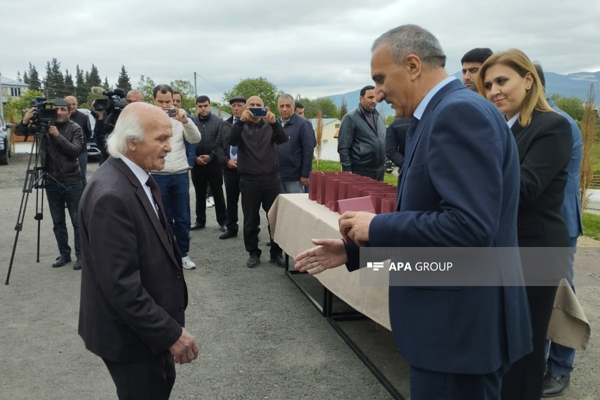 Növbəti köç karvanı Xocalının Ballıca kəndinə çatıb, açarlar təqdim olunub - FOTO  - YENİLƏNİB-1  - VİDEO 