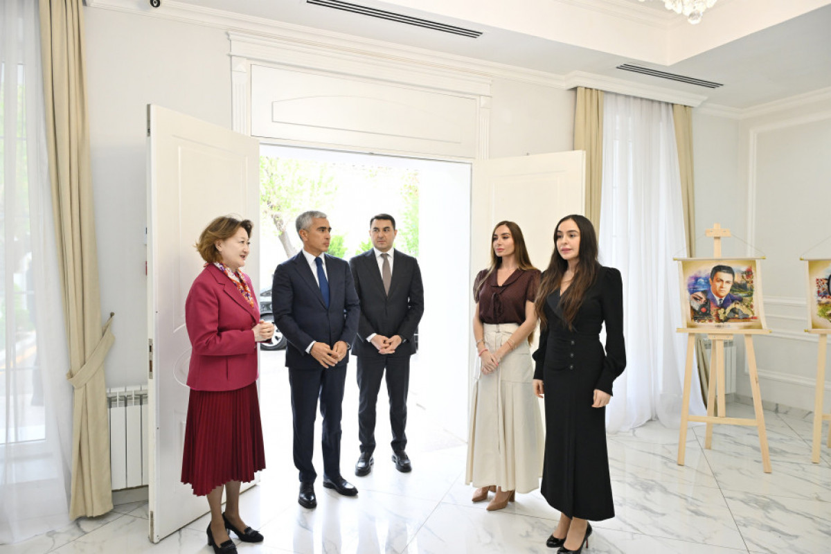 Leyla Əliyeva və Arzu Əliyeva Türk Mədəniyyəti və İrsi Fondunu ziyarət ediblər - FOTO 