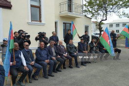 Növbəti köç karvanı Xocalının Ballıca kəndinə çatıb, açarlar təqdim olunub - FOTO  - YENİLƏNİB-1  - VİDEO 