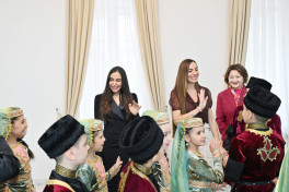 Leyla Əliyeva və Arzu Əliyeva Türk Mədəniyyəti və İrsi Fondunu ziyarət ediblər - FOTO 