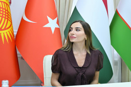 Leyla Əliyeva və Arzu Əliyeva Türk Mədəniyyəti və İrsi Fondunu ziyarət ediblər - FOTO 