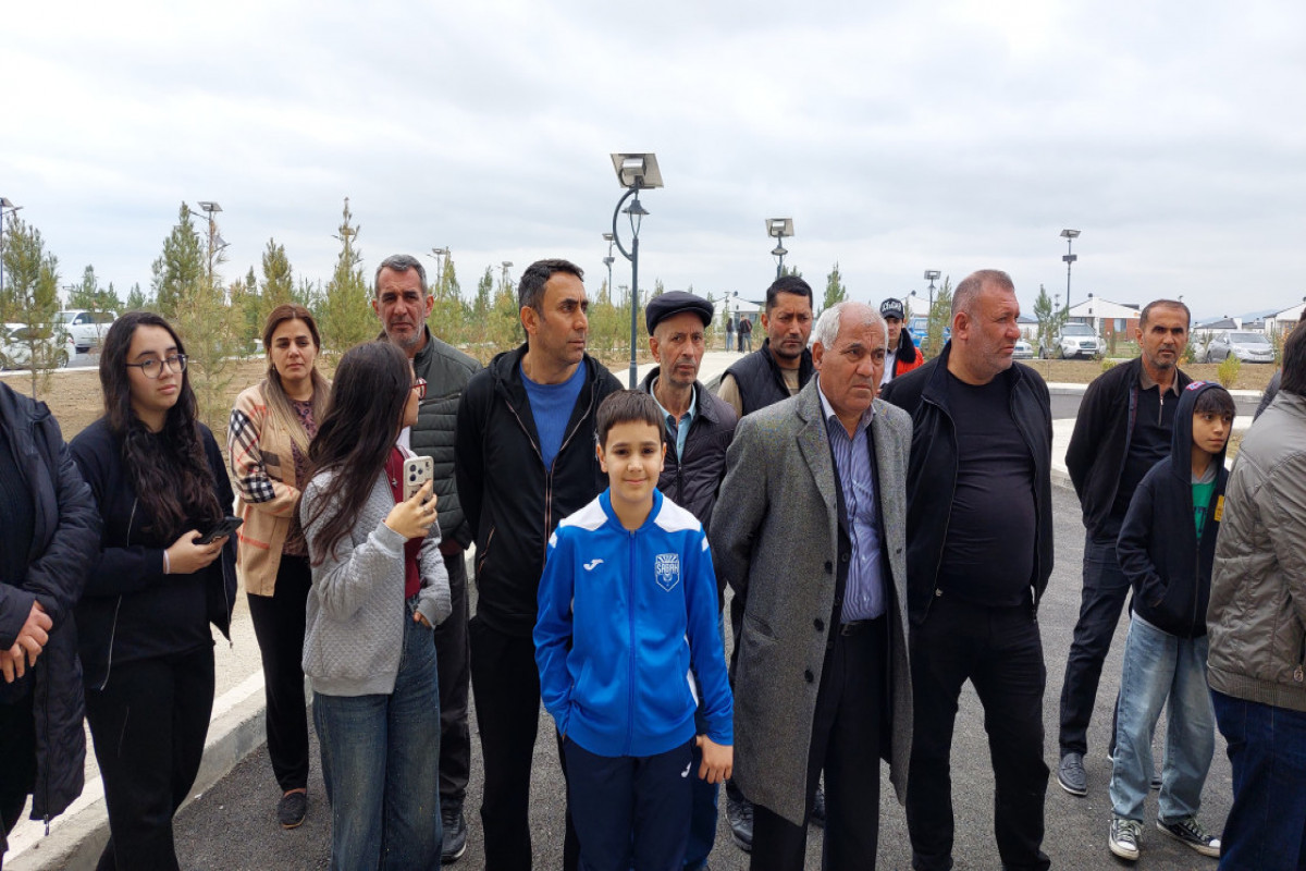 Köç karvanı Ağdamın Sarıcalı kəndinə çatıb, 35 ailəyə evlərinin açarları təqdim edilib - FOTO  - YENİLƏNİB 