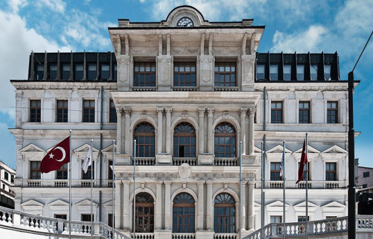 İstanbulun Bəyoğlu bələdiyyəsində əməliyyat keçirilib, sədr və 40-dan çox şəxs saxlanılıb