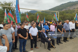 İlk köç karvanı Ağdərənin Kolatağ kəndinə çatıb, açarlar təqdim olunub- FOTO  - YENİLƏNİB-1  - VİDEO 