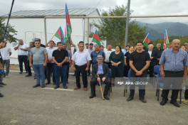 İlk köç karvanı Ağdərənin Kolatağ kəndinə çatıb, açarlar təqdim olunub- FOTO  - YENİLƏNİB-1  - VİDEO 