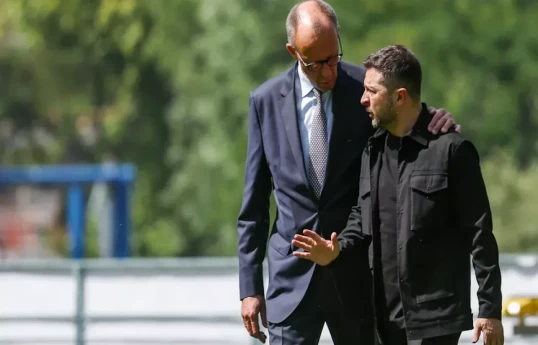 Almaniya kansleri Fridrix Merts və Ukrayna Prezidenti Volodimir Zelenski