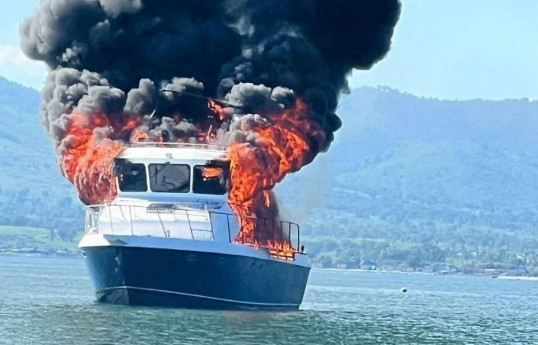 Rusiyanın Primorye bölgəsində kater yanıb, daha sonra batıb