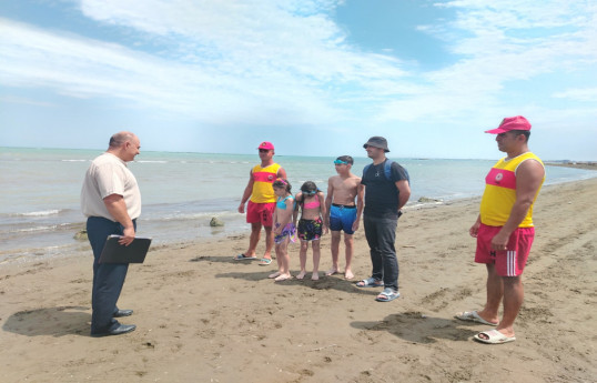 FHN-in Sumqayıt Regional Mərkəzi çimərliklərdə maarifləndirmə tədbirlərini davam etdirir - FOTOLENT 