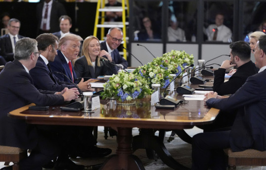 Tramp Putinə zəng etmək üçün Avropa liderləri ilə görüşü dayandırıb