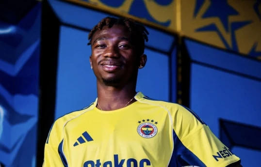"Fənərbaxça" yeni transferi ilə müqavilə imzalayıb