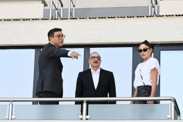 Prezident İlham Əliyev və birinci xanım Mehriban Əliyeva Gəncə şəhər stadionunda tikinti işlərinin gedişi ilə tanış olublar - YENİLƏNİB 