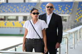 Prezident İlham Əliyev və birinci xanım Mehriban Əliyeva Gəncə şəhər stadionunda tikinti işlərinin gedişi ilə tanış olublar - YENİLƏNİB 