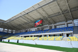 Prezident İlham Əliyev və birinci xanım Mehriban Əliyeva Gəncə şəhər stadionunda tikinti işlərinin gedişi ilə tanış olublar - YENİLƏNİB 