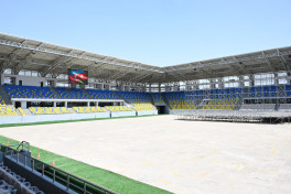 Prezident İlham Əliyev və birinci xanım Mehriban Əliyeva Gəncə şəhər stadionunda tikinti işlərinin gedişi ilə tanış olublar - YENİLƏNİB 