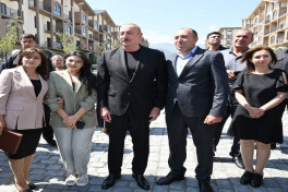 Prezident Kəlbəcər şəhərinin sakinləri ilə görüşüb, onlara mənzillərin açarlarını təqdim edib - YENİLƏNİB 