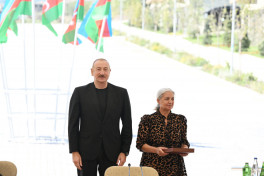 Prezident Kəlbəcər şəhərinin sakinləri ilə görüşüb, onlara mənzillərin açarlarını təqdim edib - YENİLƏNİB 