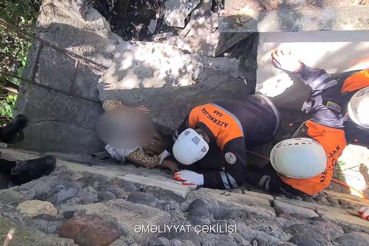 Lənkəranda hasarın uçması nəticəsində bir nəfər dağıntı altında qalaraq xəsarət alıb - VİDEO 