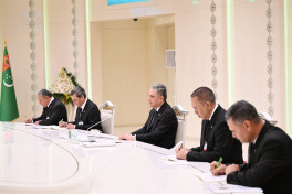 Prezident İlham Əliyevin Türkmənistan Xalq Məsləhətinin sədri ilə geniş tərkibdə görüşü olub - YENİLƏNİB-1 