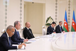 Prezident İlham Əliyevin Türkmənistan Xalq Məsləhətinin sədri ilə geniş tərkibdə görüşü olub - YENİLƏNİB-1 
