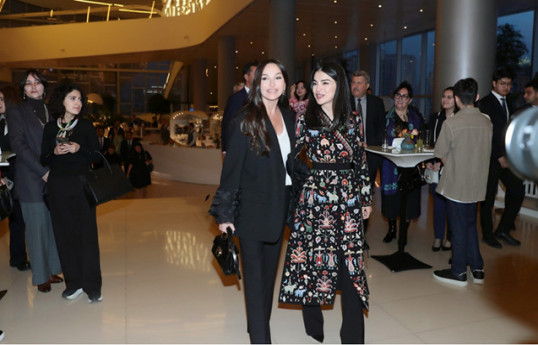 Saida Mirziyoyeva Mehriban Əliyevanı təbrik edib