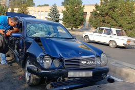 Gəncədə avtomobil qəzası olub, 5 nəfər xəsarət alıb