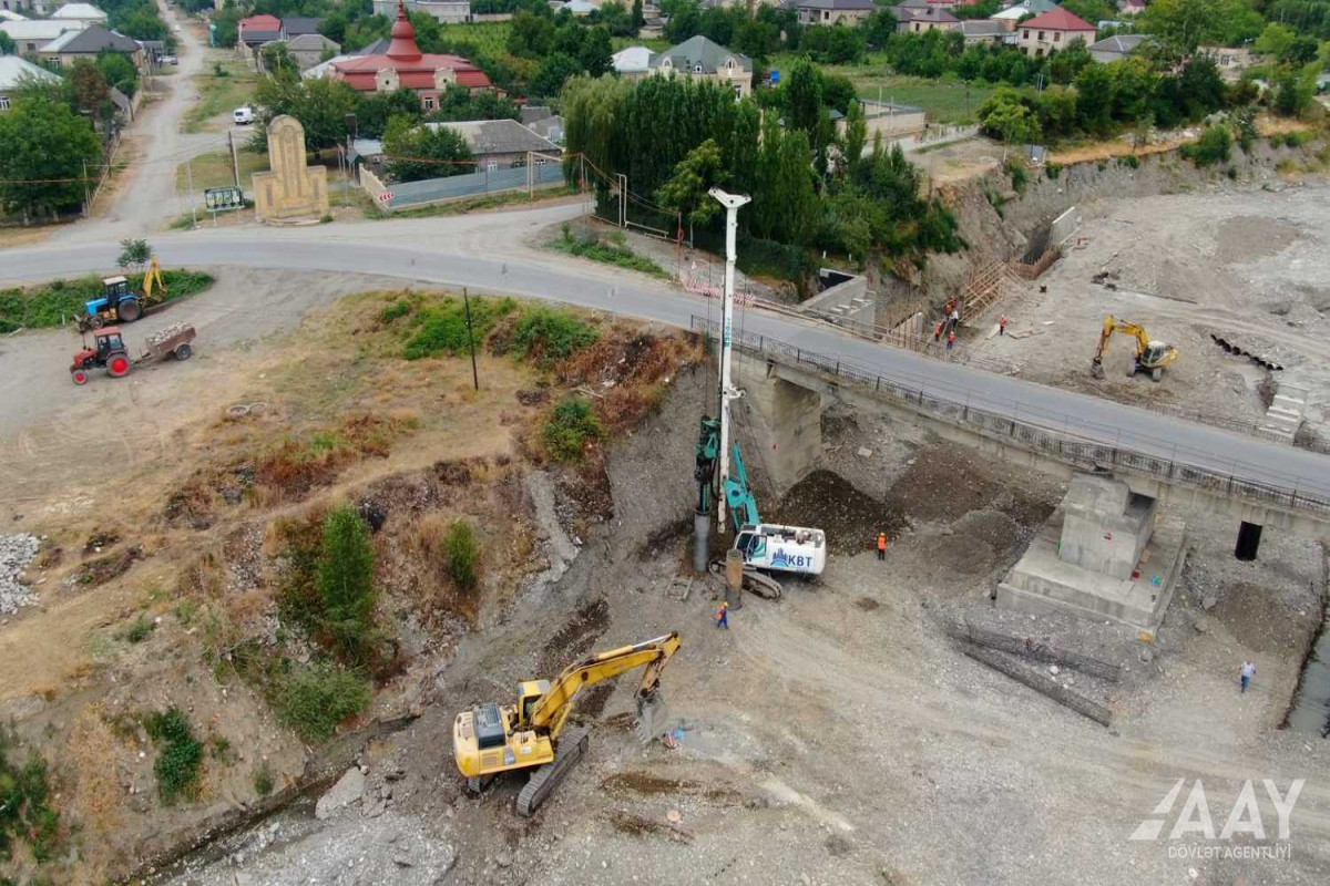 Qaraçay üzərində yeni körpü inşa olunur - FOTO 