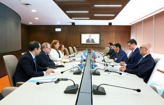 Argentina ilə investisiya imkanlarının artırılması müzakirə edilib