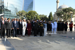 Türkiyənin Zəfər Bayramı münasibətilə Bakıda Türk şəhidliyi ziyarət edilib - FOTO 