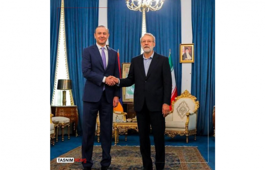 Armen Qriqoryan Laricani ilə görüşüb