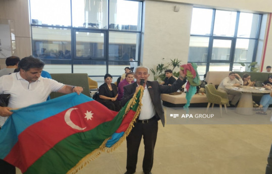 Şəhid atası müstəqillik dövründə Ağdamda dalğalandırılan ilk bayrağı qatarla Ağdam şəhərinə gətirib
