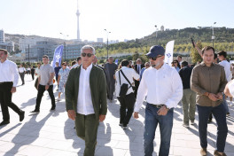 “At gücü” - klassik avtomobillərin yürüşü və çövkən oyunu keçirilib
